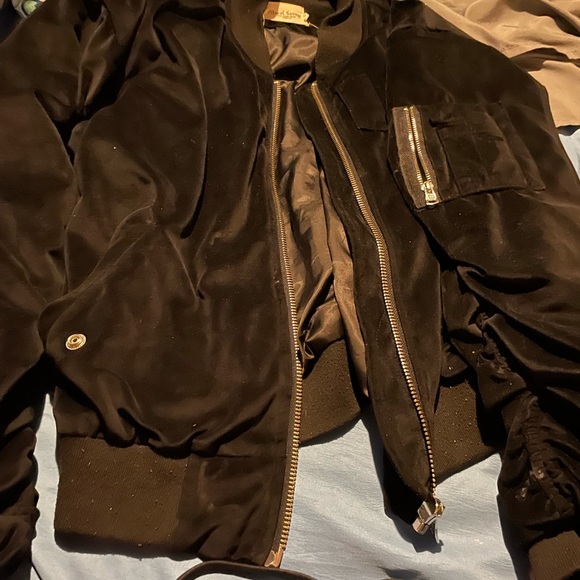 Black womens coat size large by Future - Picture 3 of 5